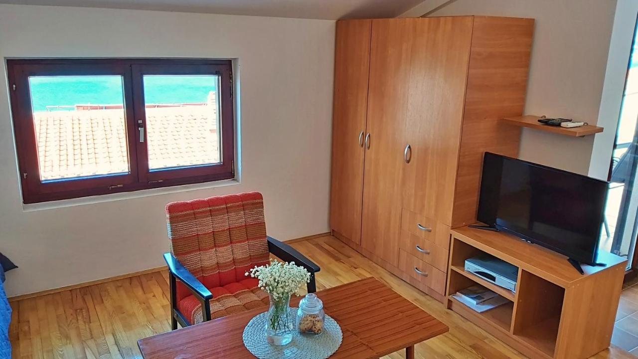Apartament Roscic *